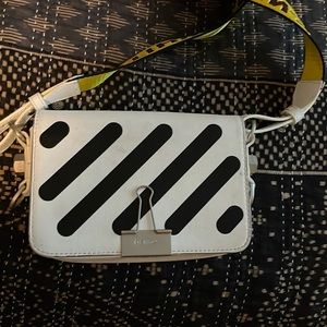 Off-White Binder Clip Bag. DO NOT BUY/ON HOLD